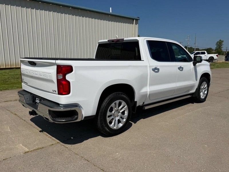 Used 2022 Chevrolet Silverado 1500 LTZ w/ Technology Package AWD/4WD image 3