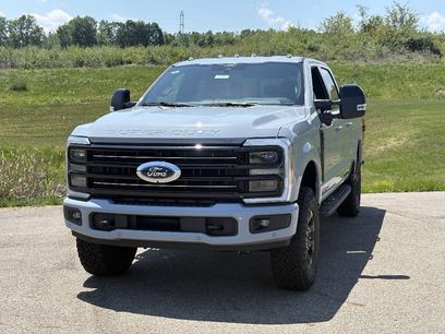 New 2026 Ford F350 Platinum w/ Tremor Off-Road Package