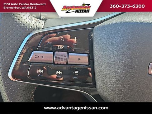 Used 2024 Nissan Ariya AWD image 12