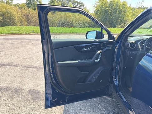 Used 2023 Chevrolet Blazer Premier w/ Enhanced Convenience Package AWD/4WD image 10