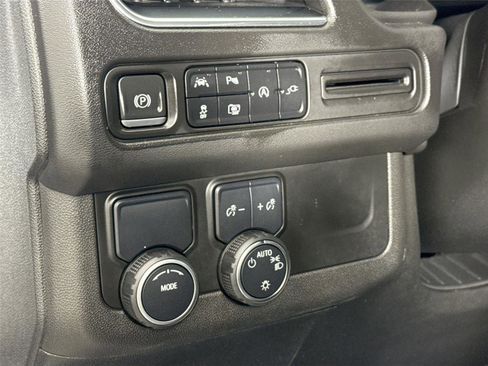 Used 2022 Chevrolet Tahoe LT w/ Luxury Package RWD image 16