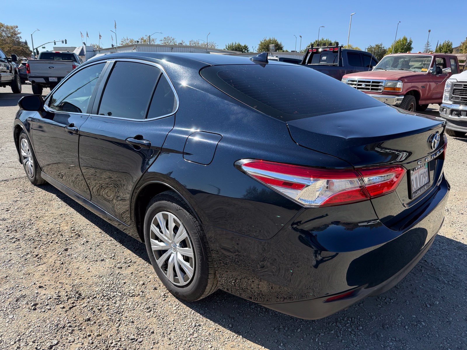 Used 2019 Toyota Camry LE w/ Audio Package FWD image 3
