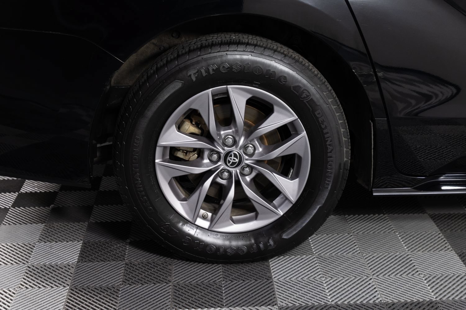 Used 2021 Toyota Sienna XLE FWD image 43