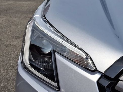 Used 2022 Subaru Forester Limited AWD/4WD image 9