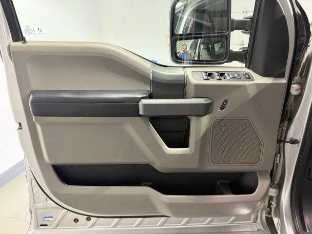 Used 2019 Ford F250 XLT w/ XLT Premium Package AWD/4WD image 8
