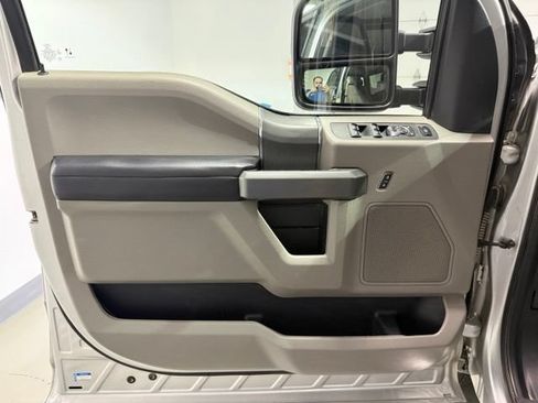 Used 2019 Ford F250 XLT w/ XLT Premium Package AWD/4WD image 8