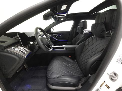 Used 2023 Mercedes-Benz S 580 4MATIC Sedan w/ AMG Line image 8
