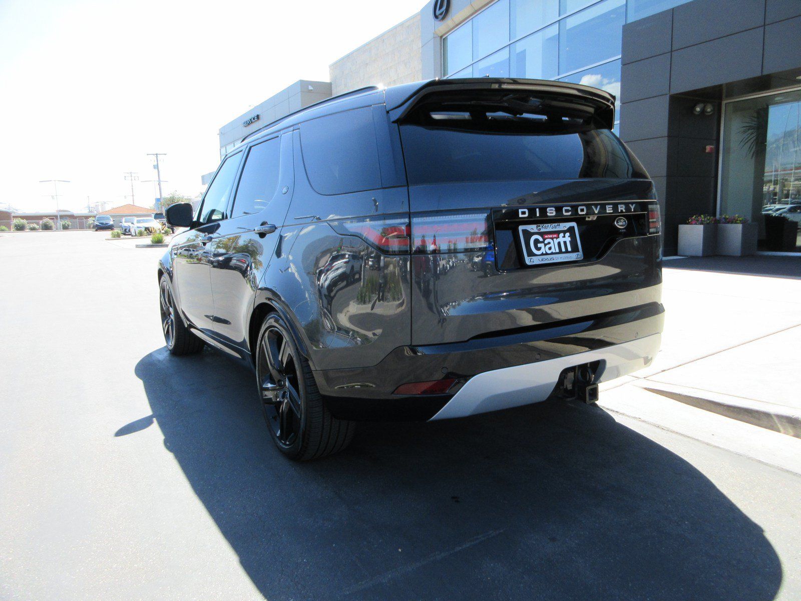 Used 2023 Land Rover Discovery Metropolitan Edition AWD/4WD image 7