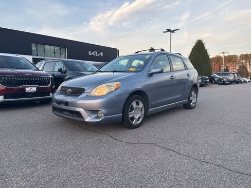 Used 2006 Toyota Matrix image 1