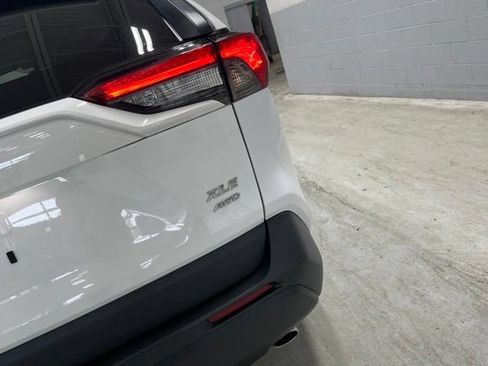 Used 2022 Toyota RAV4 XLE AWD/4WD image 22
