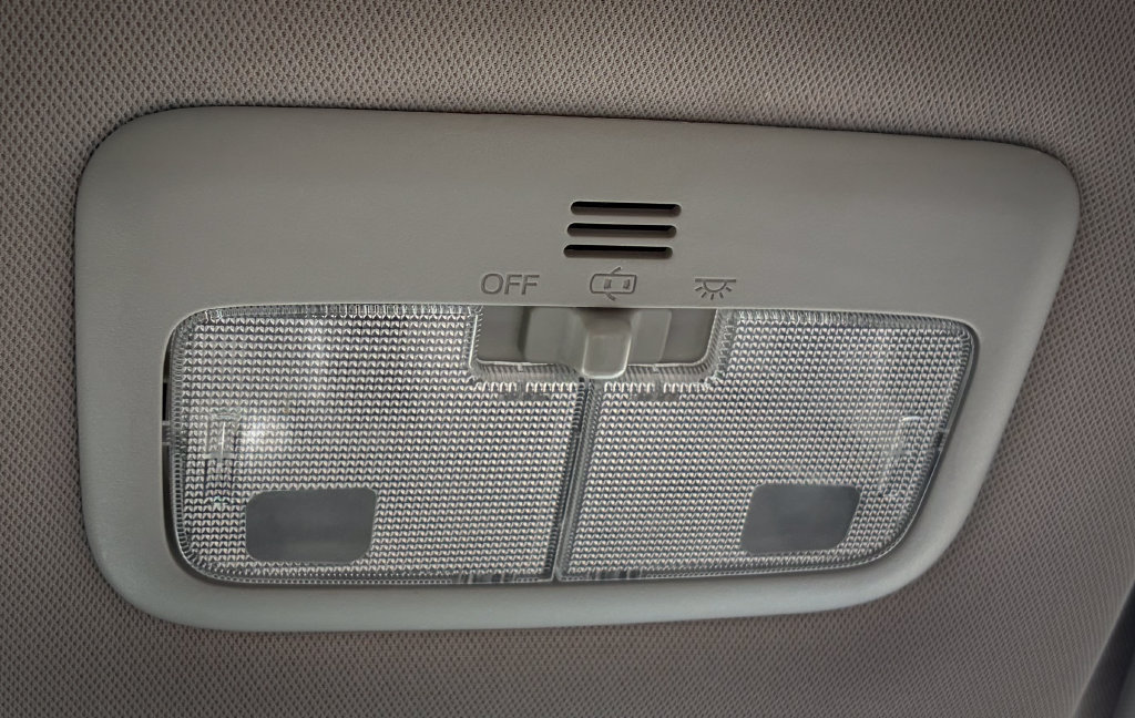 Used 2017 Toyota Corolla LE FWD image 16