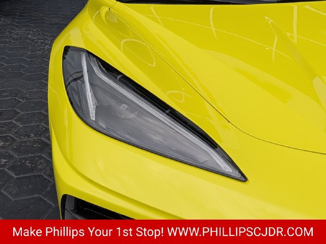 Used 2024 Chevrolet Corvette Stingray Convertible RWD image 8