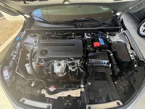 Used 2025 Honda Civic Sport image 28
