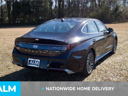 Certified 2025 Hyundai Sonata Limited FWD image 4