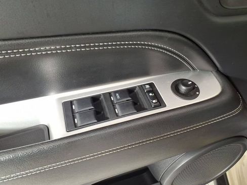 Used 2017 Jeep Compass High Altitude AWD/4WD image 14