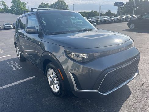 Used 2023 Kia Soul S image 7