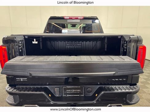 Used 2025 GMC Sierra 1500 Denali w/ Denali Reserve Package AWD/4WD image 14