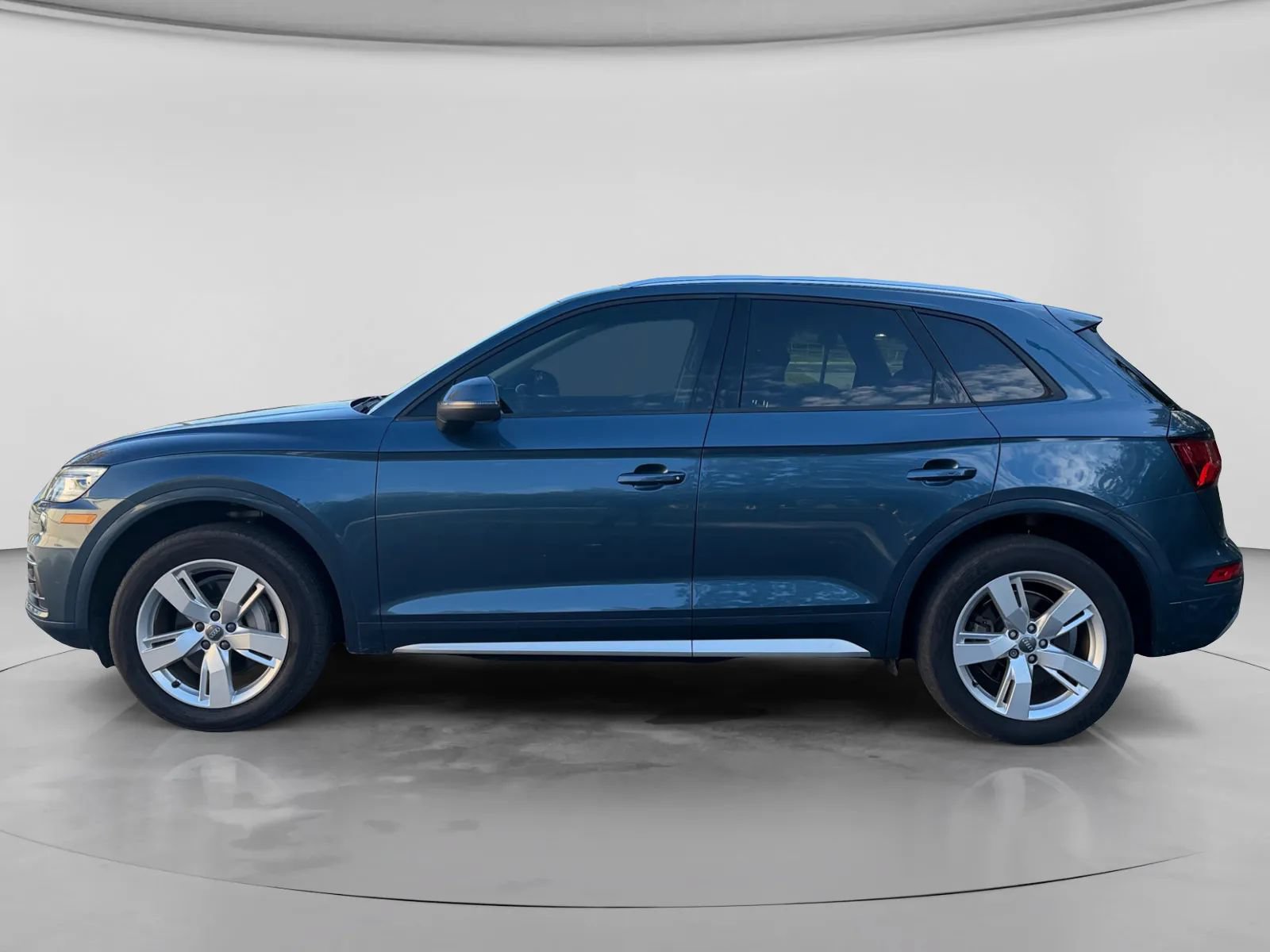 Used 2018 Audi Q5 2.0T Premium AWD/4WD image 2
