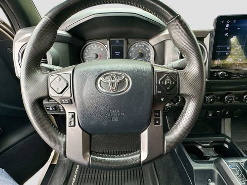 Used 2019 Toyota Tacoma TRD Off-Road AWD/4WD image 12