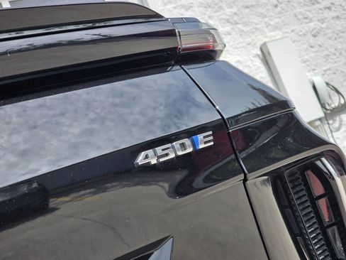 Used 2024 Cadillac Lyriq Tech RWD image 37