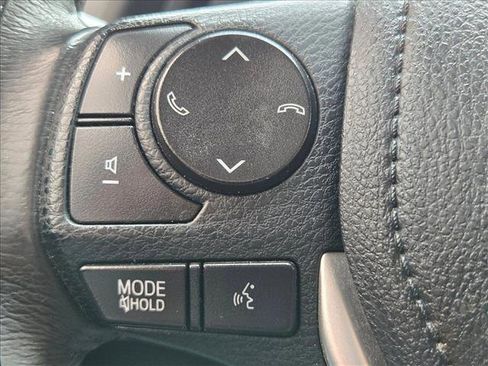 Used 2017 Toyota Corolla SE FWD image 13