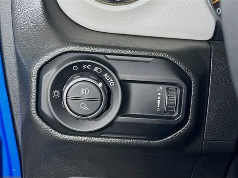 Used 2023 Jeep Gladiator Overland image 20