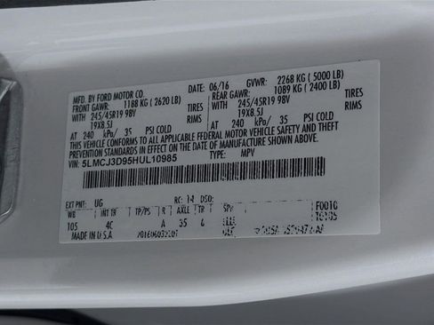 Used 2017 Lincoln MKC Reserve w/ Lincoln MKC Climate Package image 36