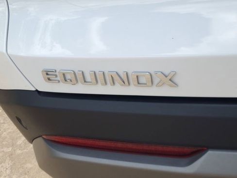 Used 2026 Chevrolet Equinox LT FWD image 5