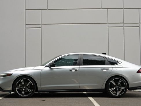 Used 2023 Honda Accord Sport image 8
