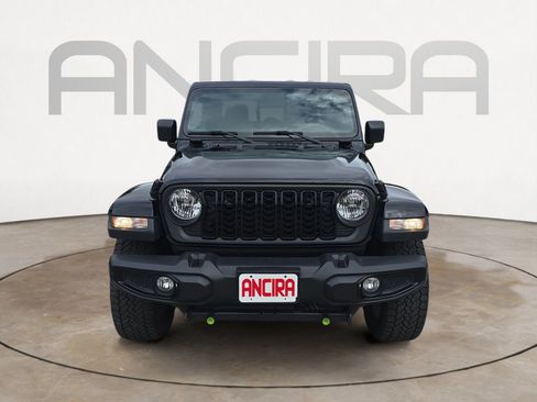Used 2025 Jeep Gladiator Sport AWD/4WD image 5
