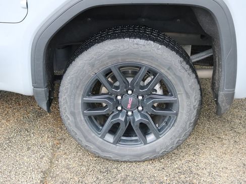 Used 2024 GMC Sierra 1500 Elevation w/ X31 Off-Road Package AWD/4WD image 9