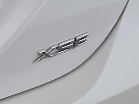 Used 2020 Toyota Camry XSE image 12
