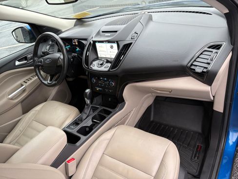Used 2017 Ford Escape Titanium image 27