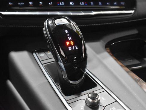 Certified 2023 Cadillac Escalade Premium Luxury Platinum w/ LPO, Floor Liner Package AWD/4WD image 19