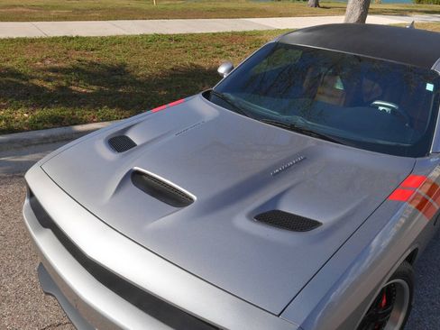 Used 2015 Dodge Challenger SRT Hellcat RWD image 41