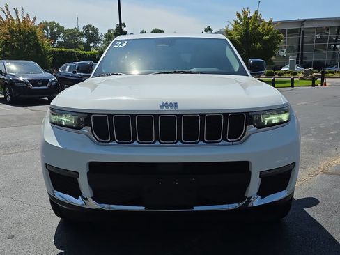Used 2023 Jeep Grand Cherokee L Limited AWD/4WD image 8