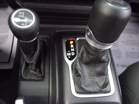 Used 2020 Jeep Wrangler Unlimited Sport S AWD/4WD image 17