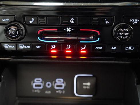 Used 2023 Jeep Grand Cherokee L Laredo AWD/4WD image 27