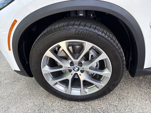 Used 2025 BMW X5 xDrive40i w/ Premium Package AWD/4WD image 11