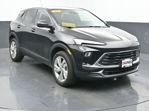 Used 2025 Buick Encore GX Preferred image 2