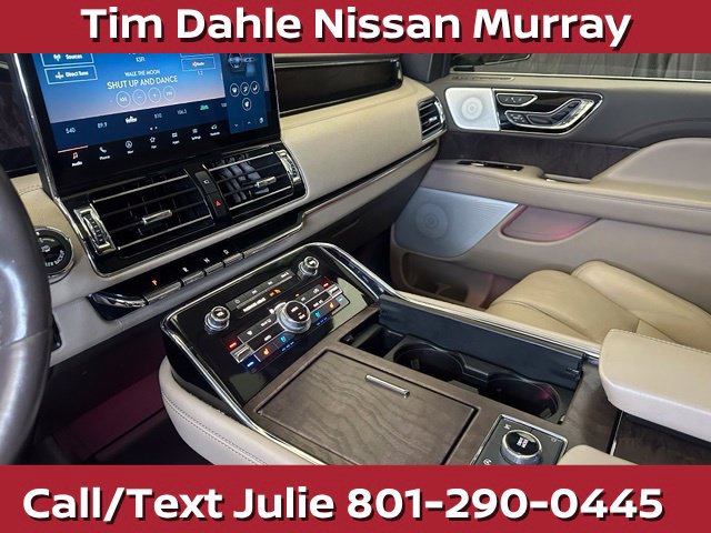 Used 2022 Lincoln Navigator Reserve AWD/4WD image 30