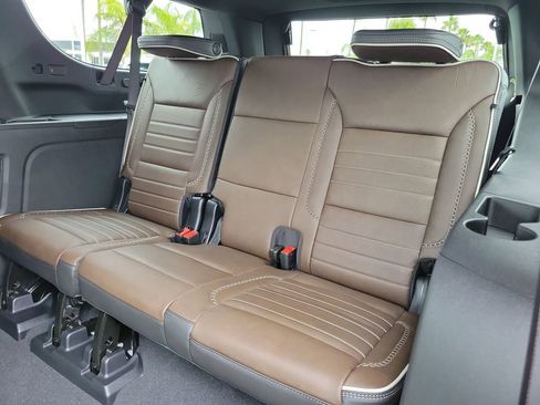 New 2026 GMC Yukon XL Denali Ultimate AWD/4WD image 9