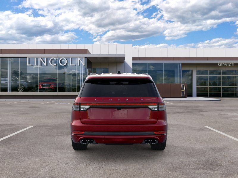 New 2026 Lincoln Aviator AWD w/ Jet Appearance Package image 5