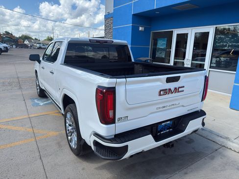 Used 2022 GMC Sierra 1500 Denali w/ Denali Reserve Package AWD/4WD image 7