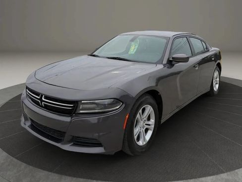 Used 2015 Dodge Charger SE w/ Popular Equipment Group RWD image 3