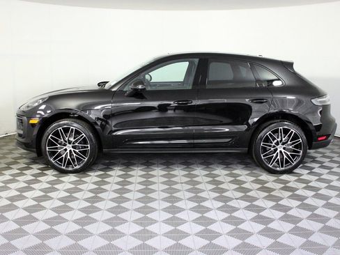 Certified 2025 Porsche Macan AWD/4WD image 2