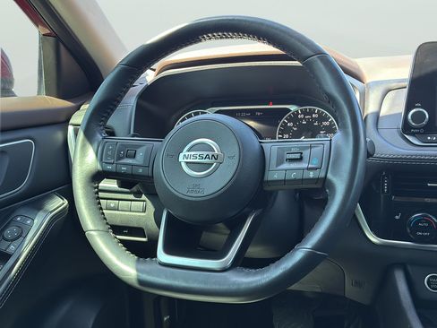 Used 2021 Nissan Rogue SV w/ Premium Package FWD image 19