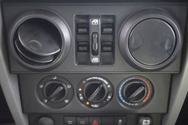 Used 2010 Jeep Wrangler Unlimited Rubicon AWD/4WD image 22