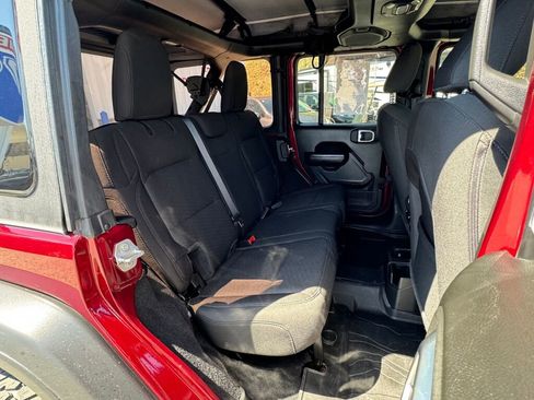 Used 2022 Jeep Wrangler Unlimited Sport image 19