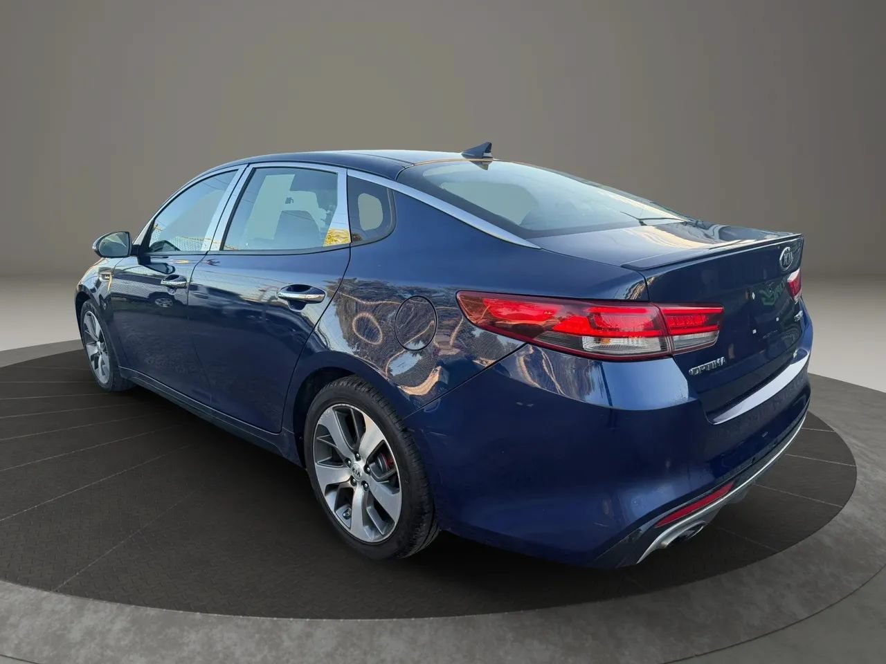 Used 2018 Kia Optima SX FWD image 7
